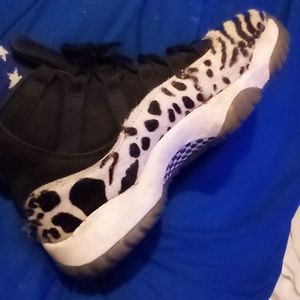 Leopard retro Jordans